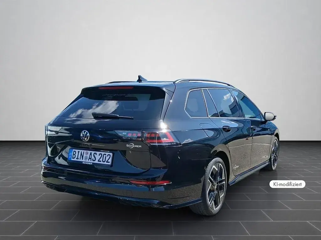 Gebraucht VW Golf VIII R-line 150 PS (110 kW) 2026 Grenadillschwarz metallic (metallic) Kombi