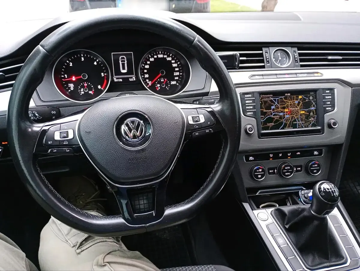 Gebraucht VW Passat 88 PS (64 kW) 2015 Grau Kombi
