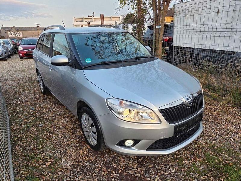 Silber Gebraucht 2014 Skoda Fabia Kombi | 2.990 € (Fairer Preis) - Bild 1/4