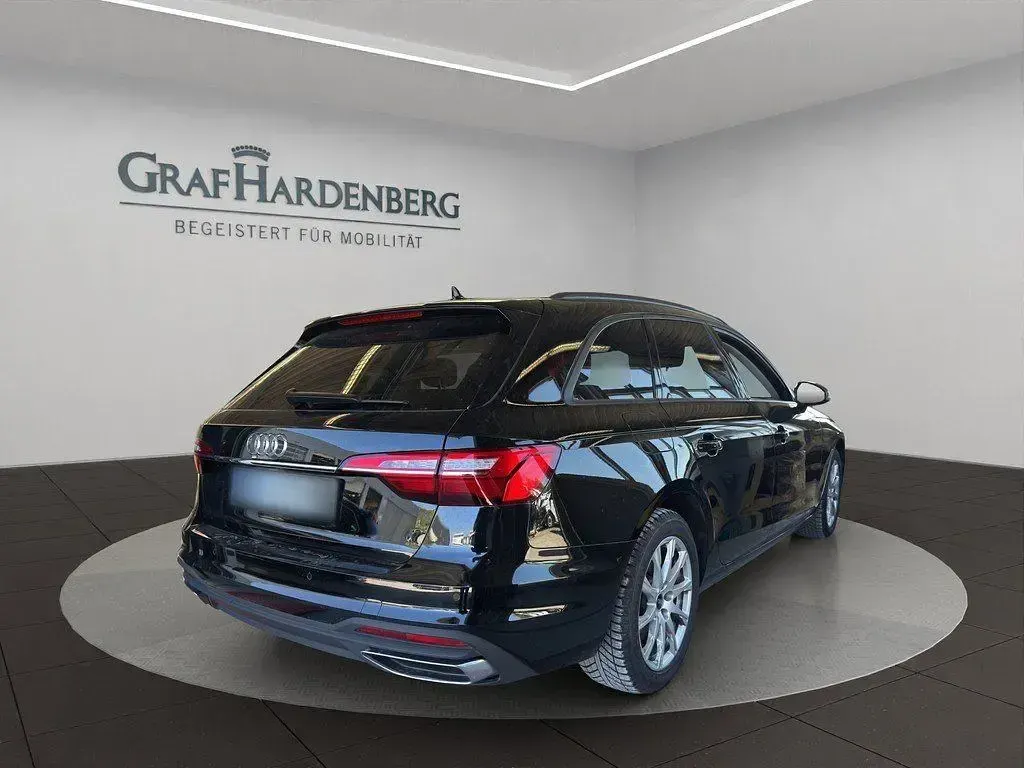Gebraucht Audi A4 Business 204 PS (150 kW) 2022 Brillantschwarz Kombi