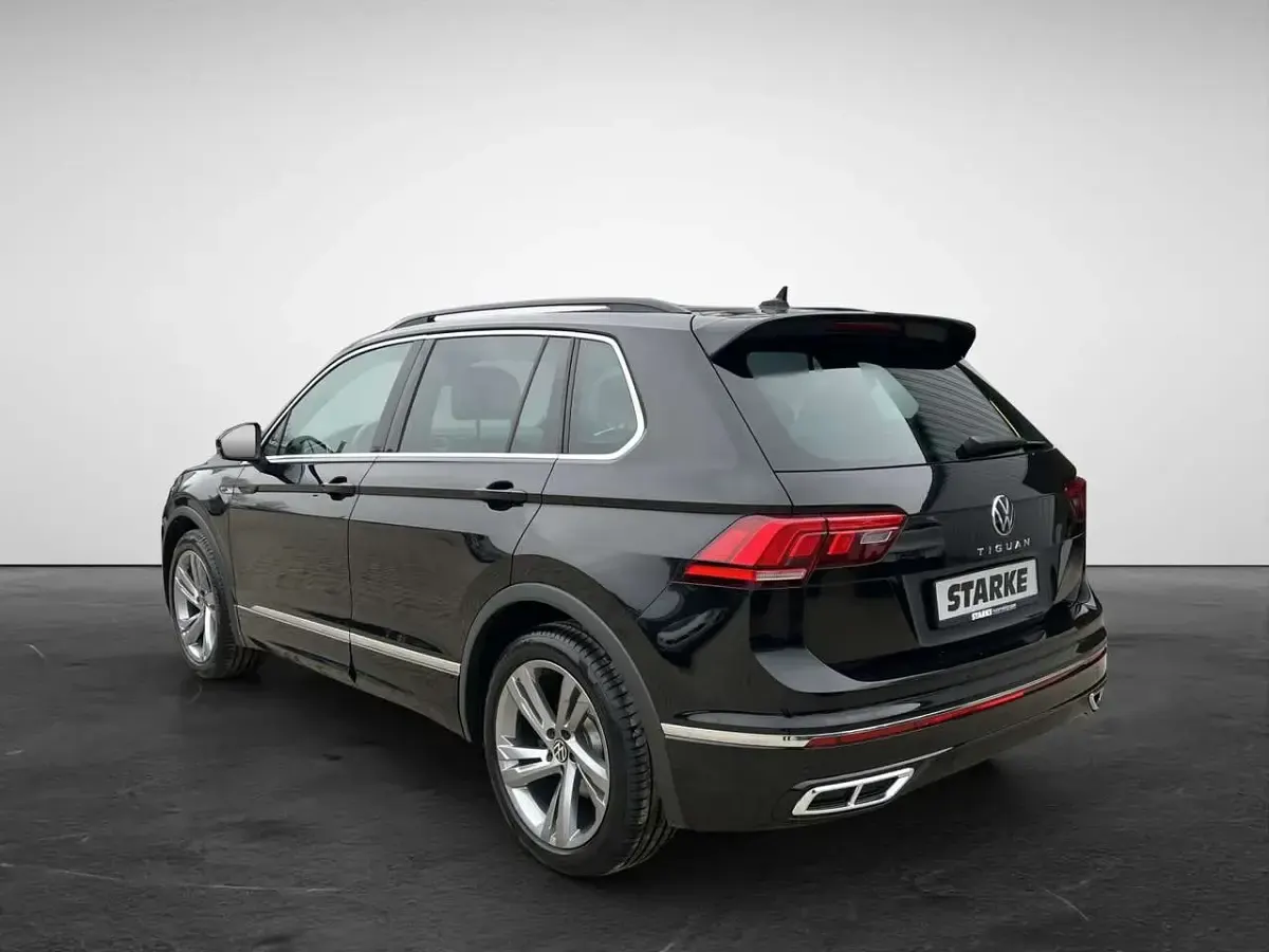 Gebraucht VW Tiguan R-line 150 PS (110 kW) 2022 Schwarz (deep black perleffekt) SUV