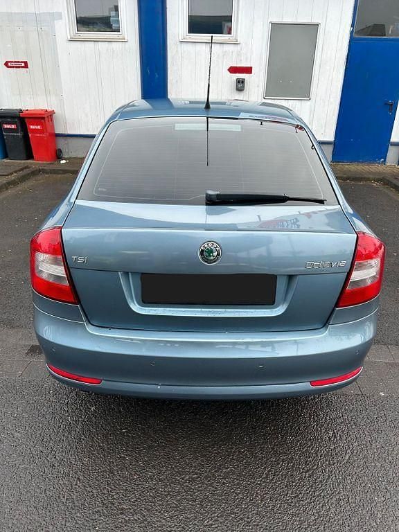 Gebraucht Skoda Octavia Elegance 122 PS (89 kW) 2010 Blau Limousine