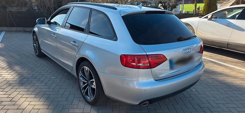Gebraucht Audi A4 190 PS (139 kW) 2011 Silber Kombi