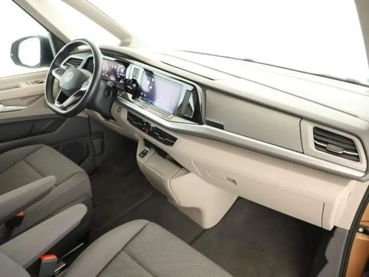 Używany VW Multivan Life 150 KM (110 kW) 2025 Minivan