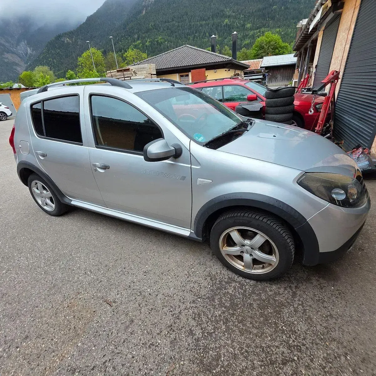 Gebraucht Dacia Sandero Stepway 84 PS (61 kW) 2011 Grau Limousine