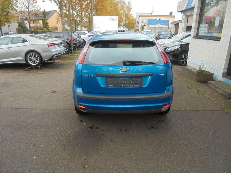 Gebraucht Ford Focus Trend 116 PS (85 kW) 2006 Blau Limousine