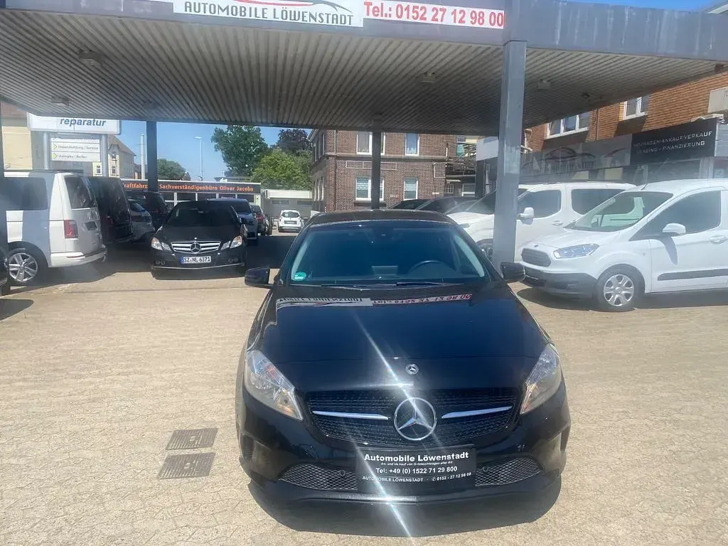 Gebraucht Mercedes A200 Urban 156 PS (114 kW) 2017 Schwarz Kleinwagen