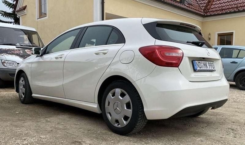 Gebraucht Mercedes A180 160 PS (117 kW) 2013 Weiß Kleinwagen