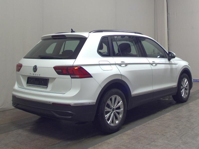 Gebraucht VW Tiguan Life 150 PS (110 kW) 2023 Weiss SUV