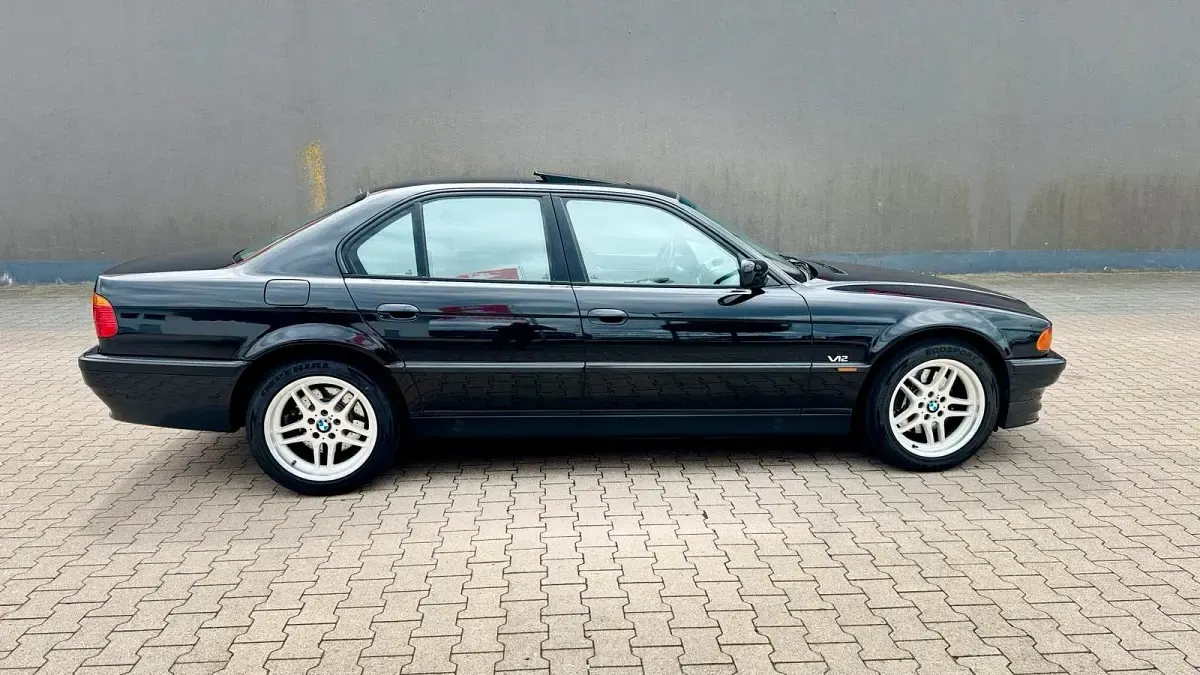 Gebraucht BMW 750 326 PS (239 kW) 1997 Schwarz Limousine