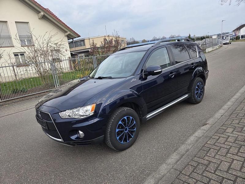 Gebraucht Mitsubishi Outlander Instyle 156 PS (114 kW) 2012 Blau SUV