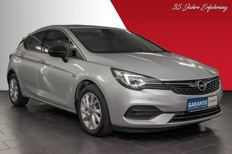 Używany Opel Astra Elegance 122 KM (89 kW) 2022 Srebrny Sedan/Limuzyna
