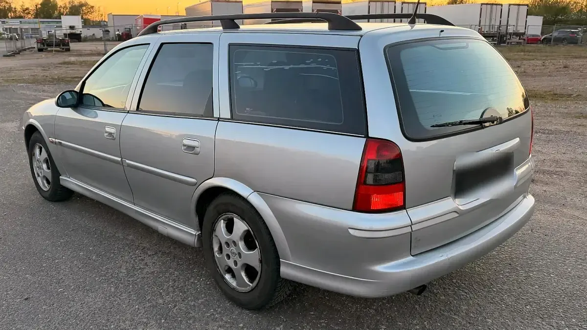 Usata Opel Vectra 125 CV (91 kW) 2001 Argento Station wagon