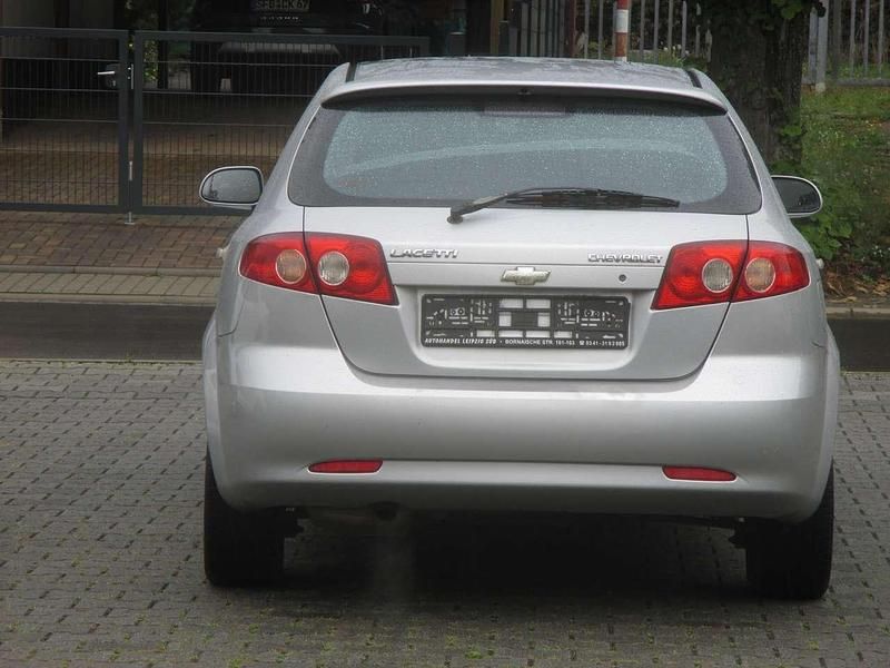 Gebraucht Chevrolet Lacetti CDX 121 PS (88 kW) 2005 Silber Limousine