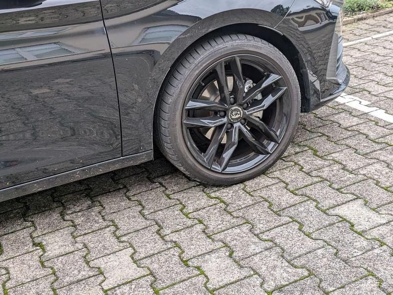 Schwarz Gebraucht 2023 Cupra Leon Limousine | 23.700 € (Superpreis) - Bild 1/4