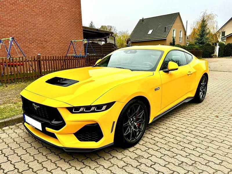 Gelb Gebraucht 2024 Ford Mustang Coupé | 52.900 € (Guter Preis) - Bild 1/4