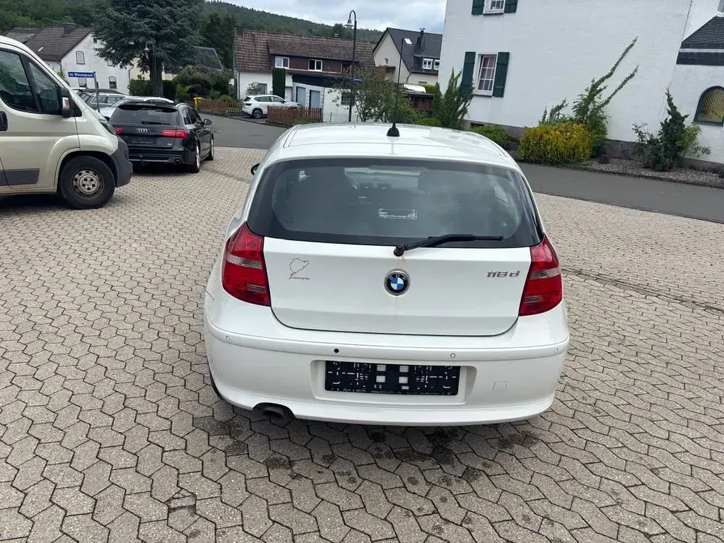 Gebraucht BMW 118 143 PS (105 kW) 2008 Weiß Kleinwagen