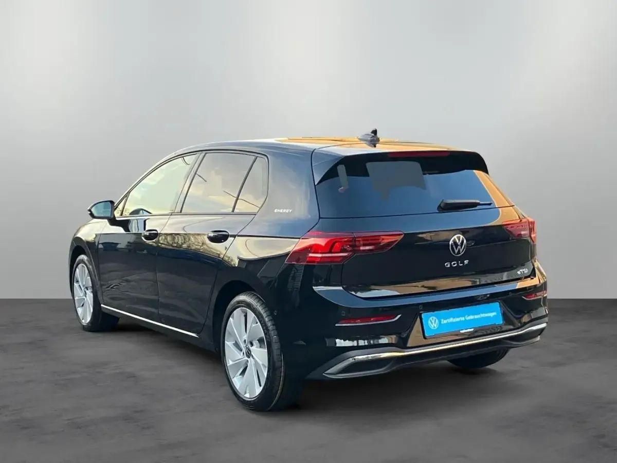 Gebraucht VW Golf VIII 150 PS (110 kW) 2025 Grenadillschwarz metallic Limousine