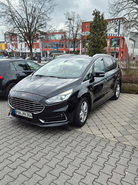 Gebraucht Ford S-MAX Titanium 150 PS (110 kW) 2019 Schwarz Van / Kleinbus