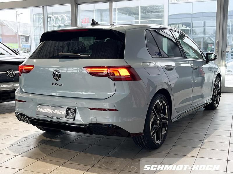 Neu VW Golf VIII R-line 150 PS (110 kW) 2026 Crystal ice blue (blau)