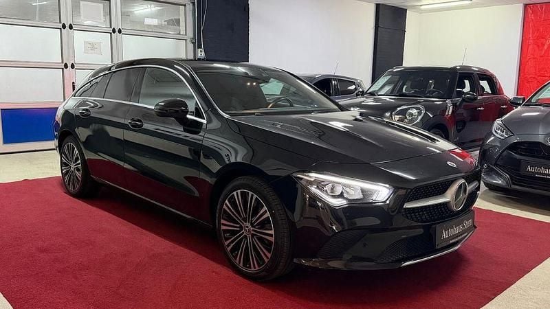 Gebraucht Mercedes CLA220 Shooting Brake 190 PS (139 kW) 2022 Schwarz Kombi