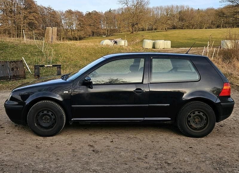 Gebraucht VW Golf IV 105 PS (77 kW) 2001 Schwarz Kleinwagen