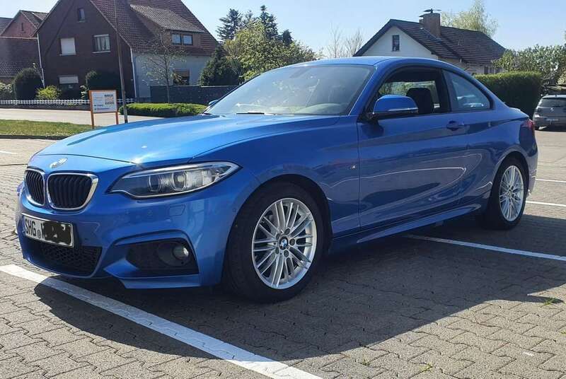 Blau Gebraucht 2017 BMW 218 M Sport Coupé | 15.900 € (Guter Preis) - Bild 1/4