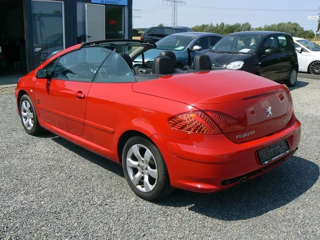 Gebraucht Peugeot 307 CC 109 PS (80 kW) 2009 Rot Cabrio