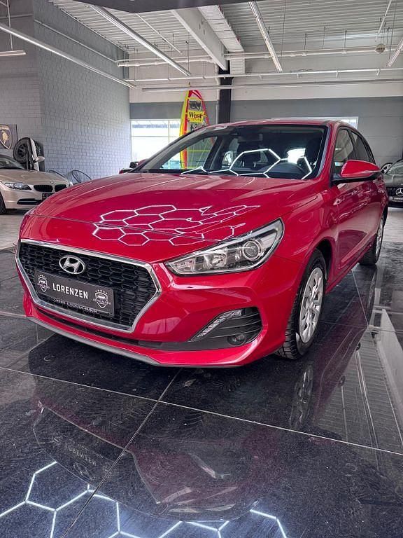 Gebraucht Hyundai i30 120 PS (88 kW) 2020 Rot Kombi