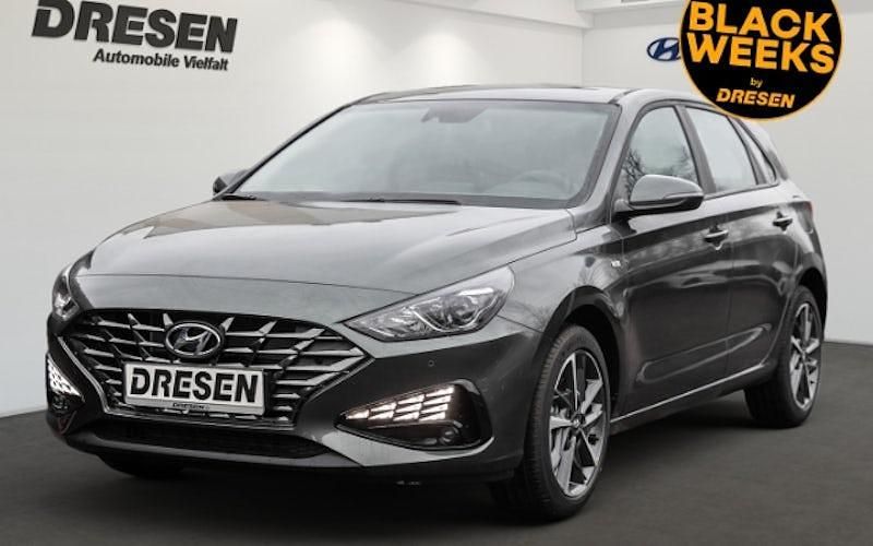 Grau Gebraucht 2024 Hyundai i30 Trend Limousine | 21.490 € (Fairer Preis) - Bild 1/4