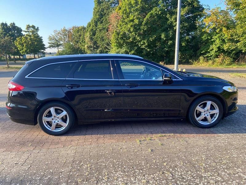 Schwarz Gebraucht 2017 Ford Mondeo Titanium Kombi | 10.270 € (Fairer Preis) - Bild 1/4