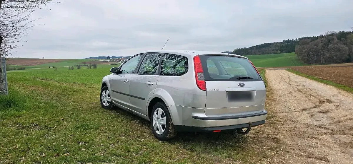Używany Ford Focus Fun X 101 KM (74 kW) 2007 Srebrny Kombi