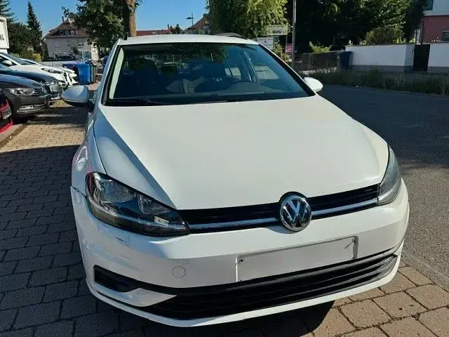 Gebraucht VW Golf VII Trendline 116 PS (85 kW) 2017 Weiß Limousine