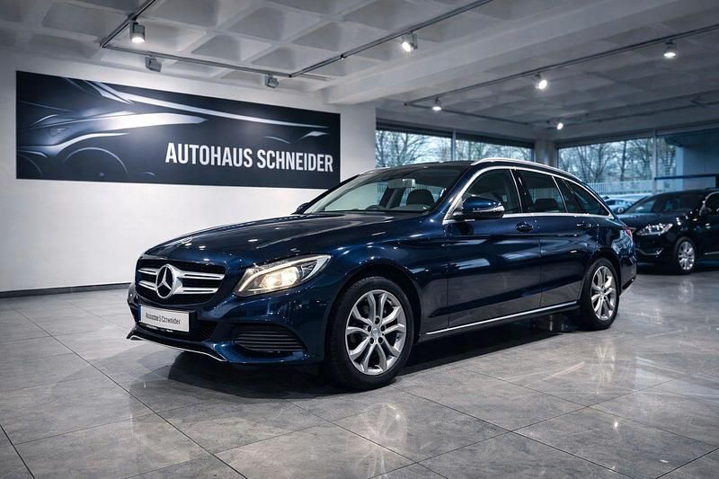 Gebraucht Mercedes C220 170 PS (125 kW) 2016 Blau Kombi