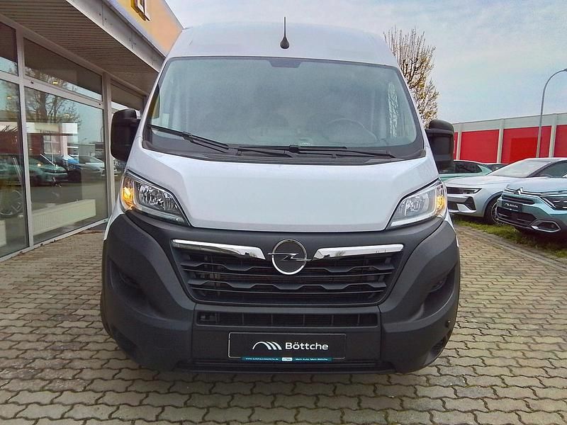 Gebraucht Opel Movano Selection 140 PS (102 kW) 2024 Lackierung weiss icy/typ aussenverkleidung spiegel flach standard Van