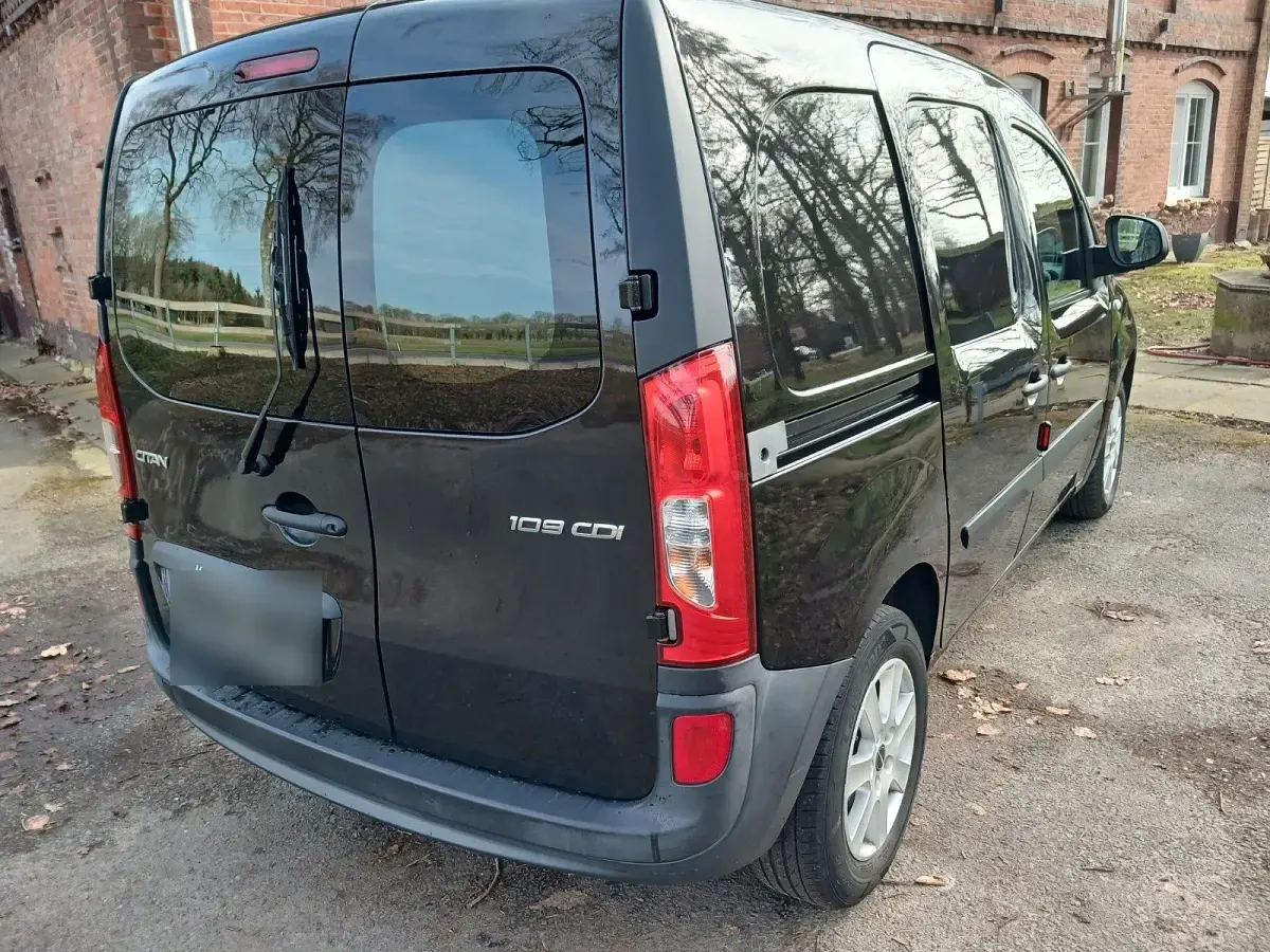 Gebraucht Mercedes Vito 90 PS (66 kW) 2015 Schwarz Van