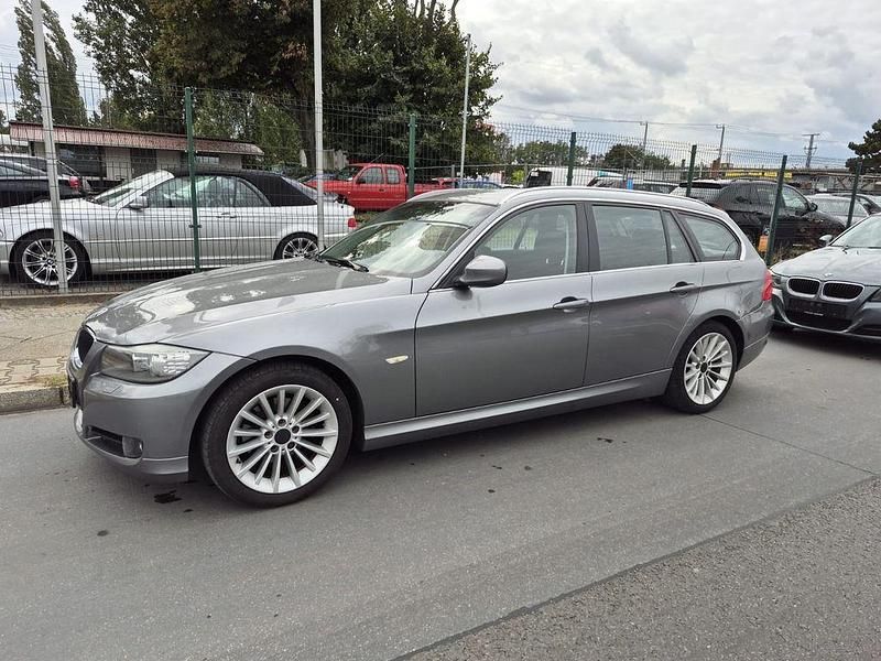 Grau Gebraucht 2011 BMW 316 Comfort Edition Kombi | 4.299 € (Guter Preis) - Bild 1/4