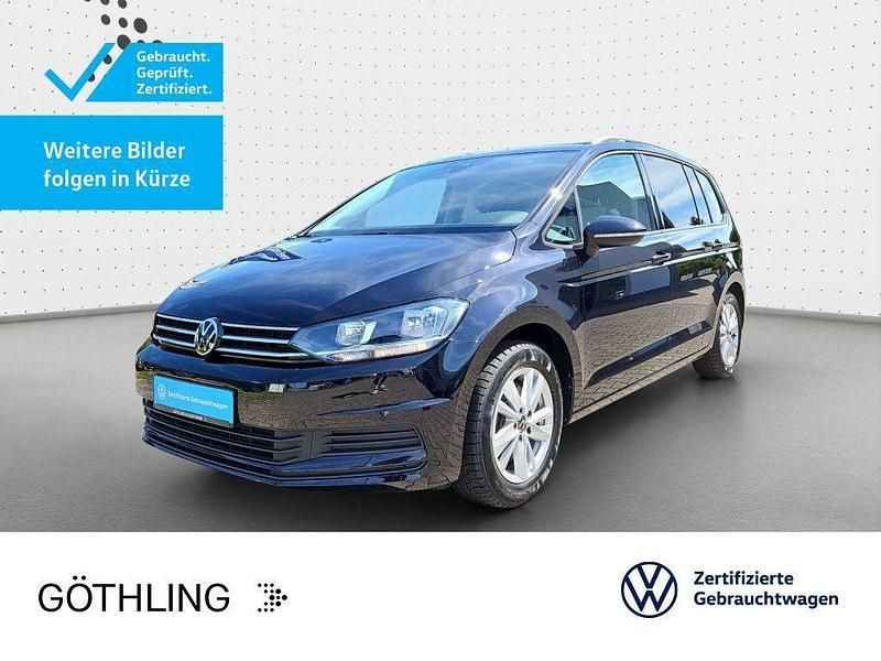 Deep black perleffekt Gebraucht 2024 VW Touran Comfortline Van / Kleinbus | 33.960 € (Fairer Preis) - Bild 1/3