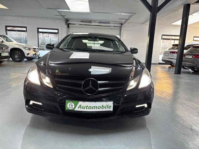 Gebraucht Mercedes E350 231 PS (169 kW) 2009 Schwarz Coupé