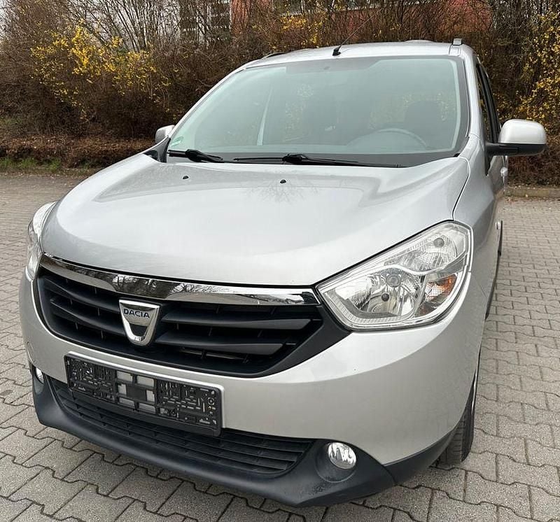 Gebraucht 2013 Dacia Lodgy Lauréate Van / Kleinbus | 6.900 € (Etwas zu teuer) - Bild 1/4