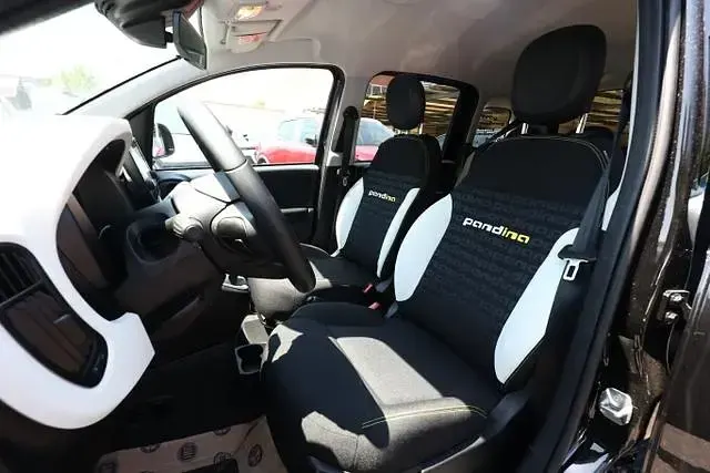 Neu Fiat Panda Cross Cross 65 PS (47 kW) 2026 Cinema schwarz cinema schwarz Kleinwagen