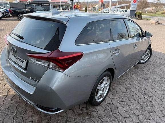 Gebraucht Toyota Auris Basis 116 PS (85 kW) 2015 Titansilber mica metallic