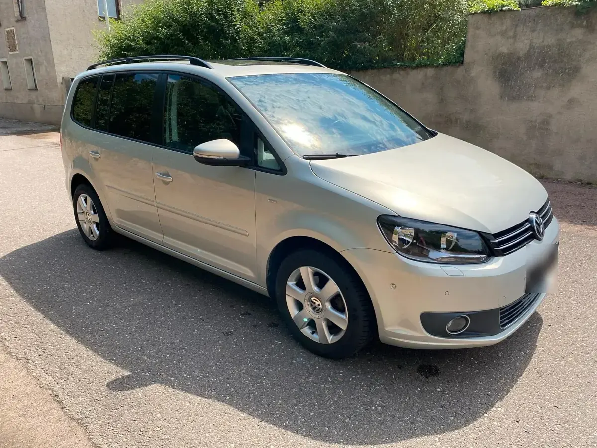 Gebraucht VW Touran Cup 140 PS (102 kW) 2011 Silber Van / Kleinbus