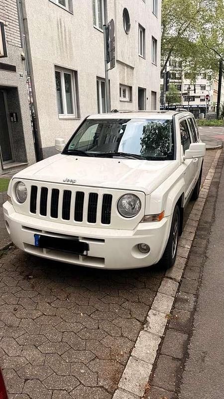 Weiß Gebraucht 2007 Jeep Patriot Limited SUV | 3.900 € - Bild 1/4