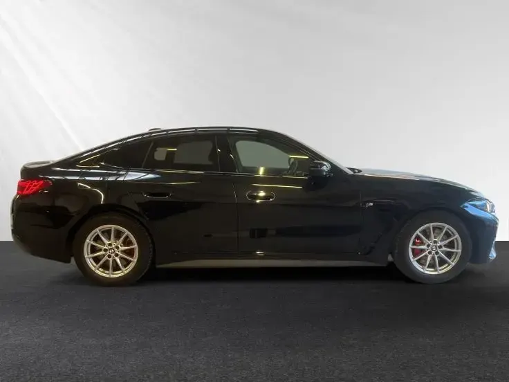 Gebraucht BMW 430 M Sport 286 PS (210 kW) 2025 Saphirschwarz metallic Coupé