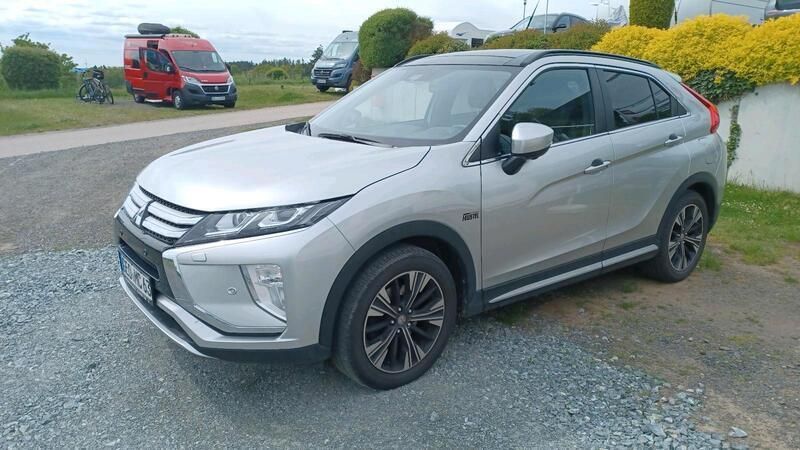 Grau Gebraucht 2020 Mitsubishi Eclipse Cross SUV | 19.549 € - Bild 1/4