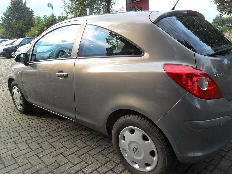 Gebraucht Opel Corsa Active 69 PS (50 kW) 2013 Braun Kleinwagen