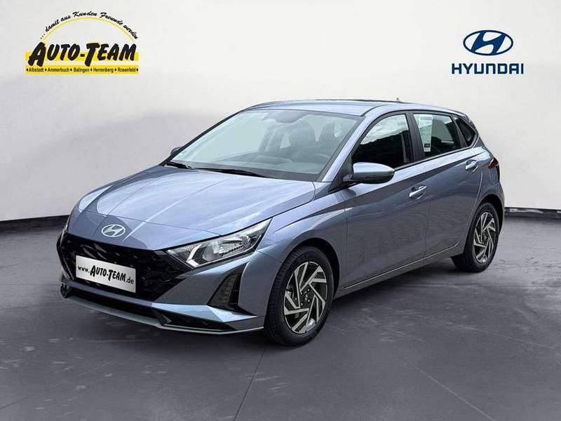 Meta blue mineraleffekt Gebraucht 2025 Hyundai i20 Trend Kleinwagen | 22.500 € (Teuer) - Bild 1/4