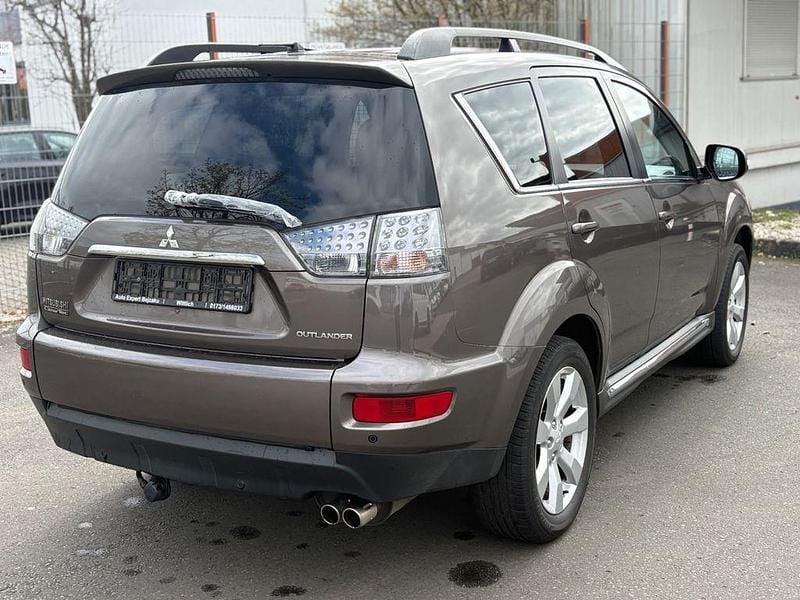 Gebraucht Mitsubishi Outlander Edition 177 PS (130 kW) 2011 Braun SUV