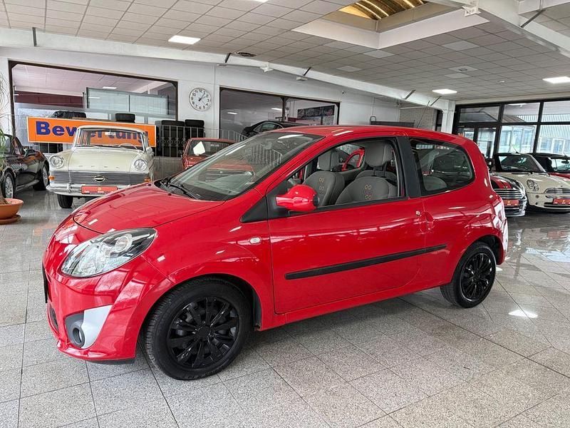 Second-hand Renault Twingo 76 CP (55 kW) 2010 Roșu Hatchback